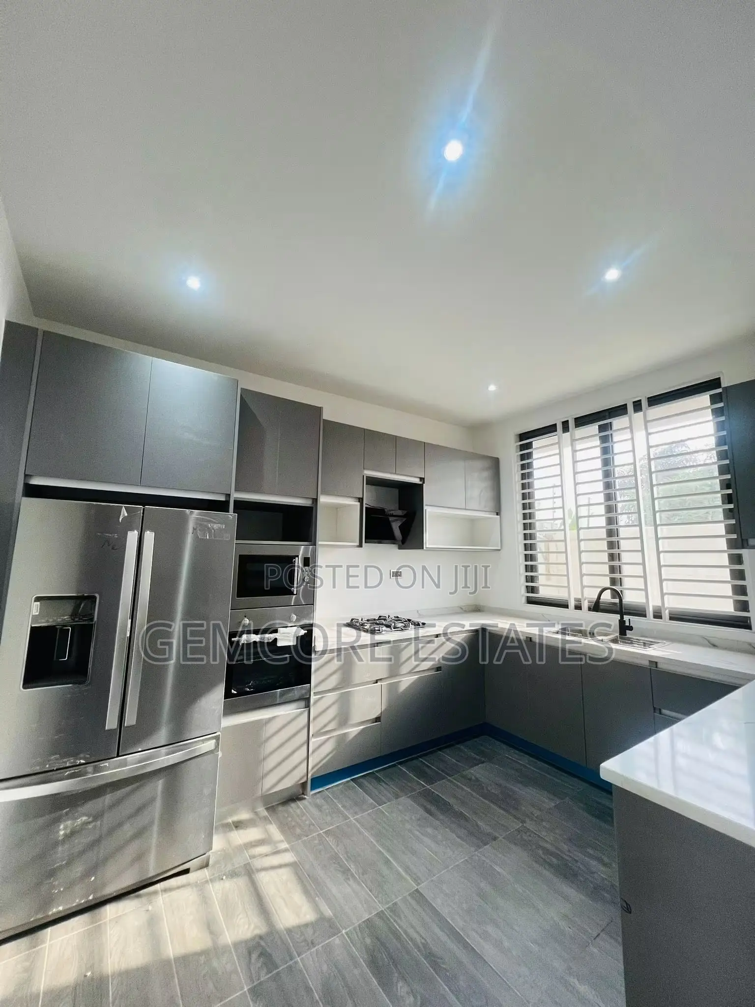 4bdrm House in School Junction, Ashaley Botwe for sale