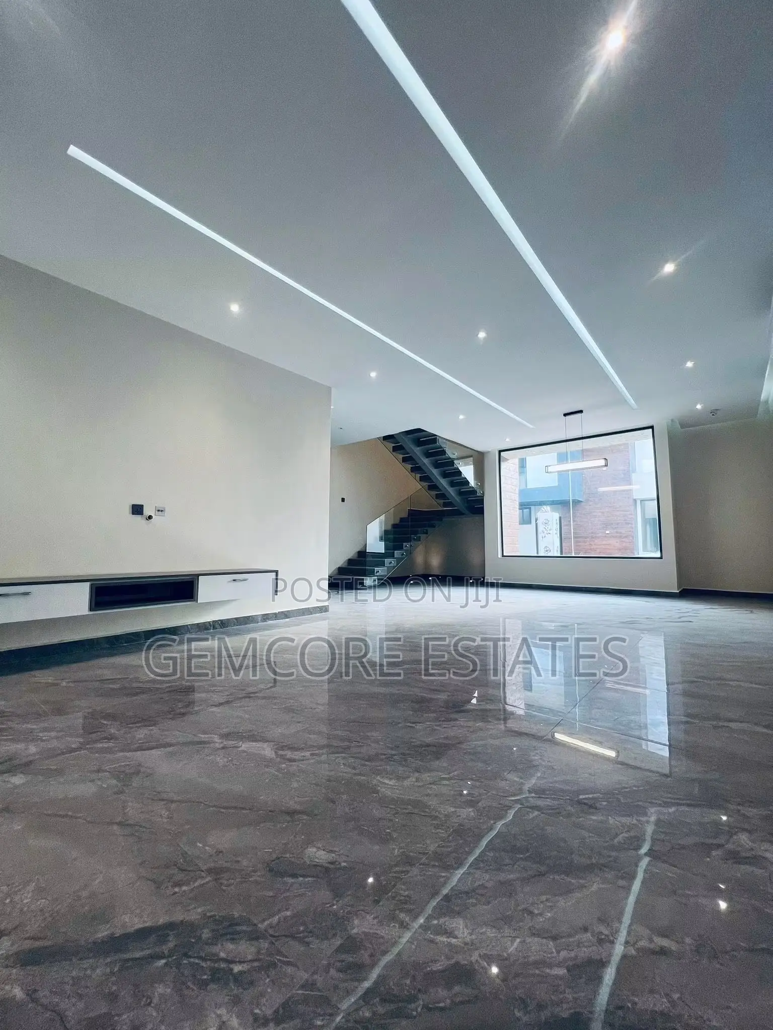 4bdrm House in School Junction, Ashaley Botwe for sale
