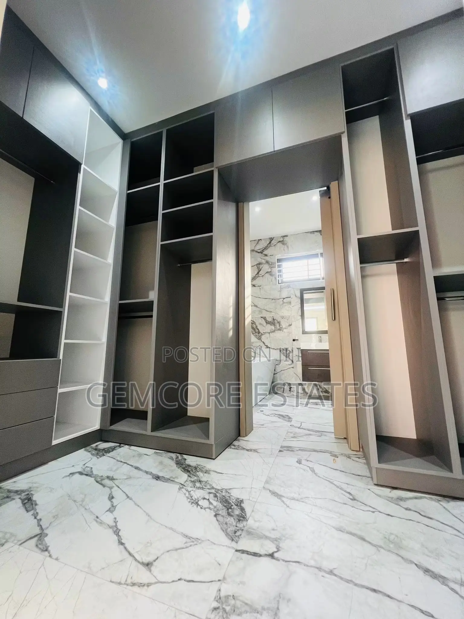 4bdrm House in School Junction, Ashaley Botwe for sale