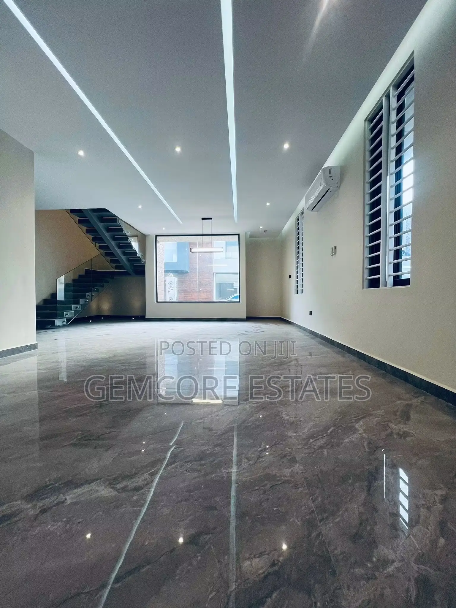 4bdrm House in School Junction, Ashaley Botwe for sale