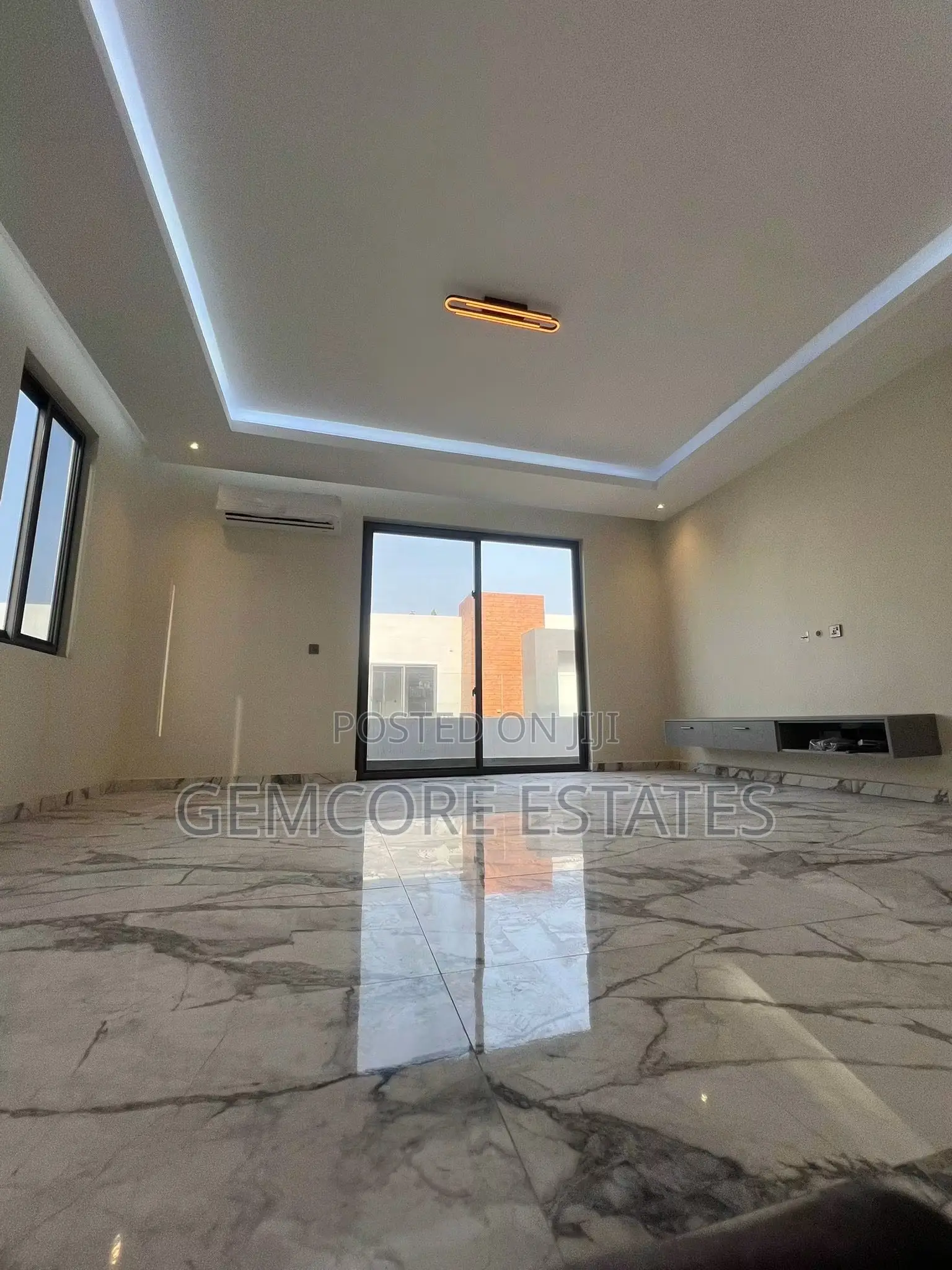 4bdrm House in School Junction, Ashaley Botwe for sale