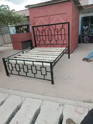 Strong Metal Single Bunk Bed – Durable and Space Saving