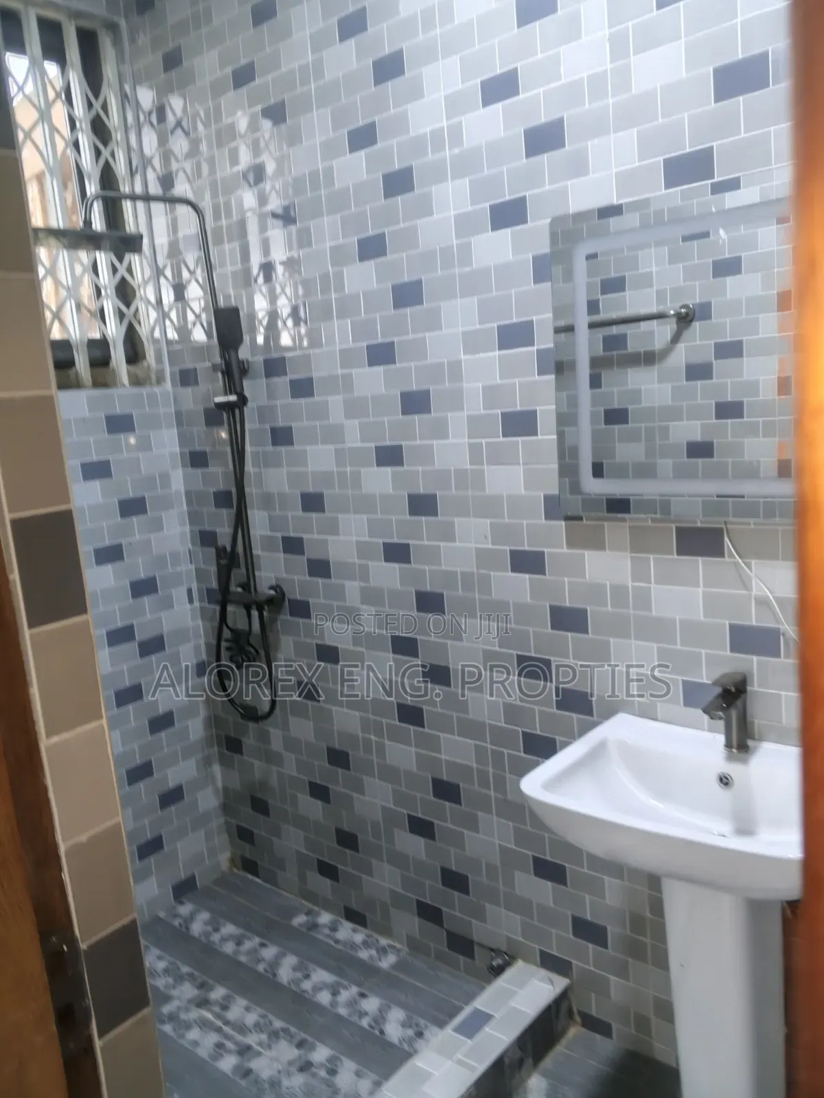 2bdrm Apartment in Adenta Amrahia, Frafraha for rent