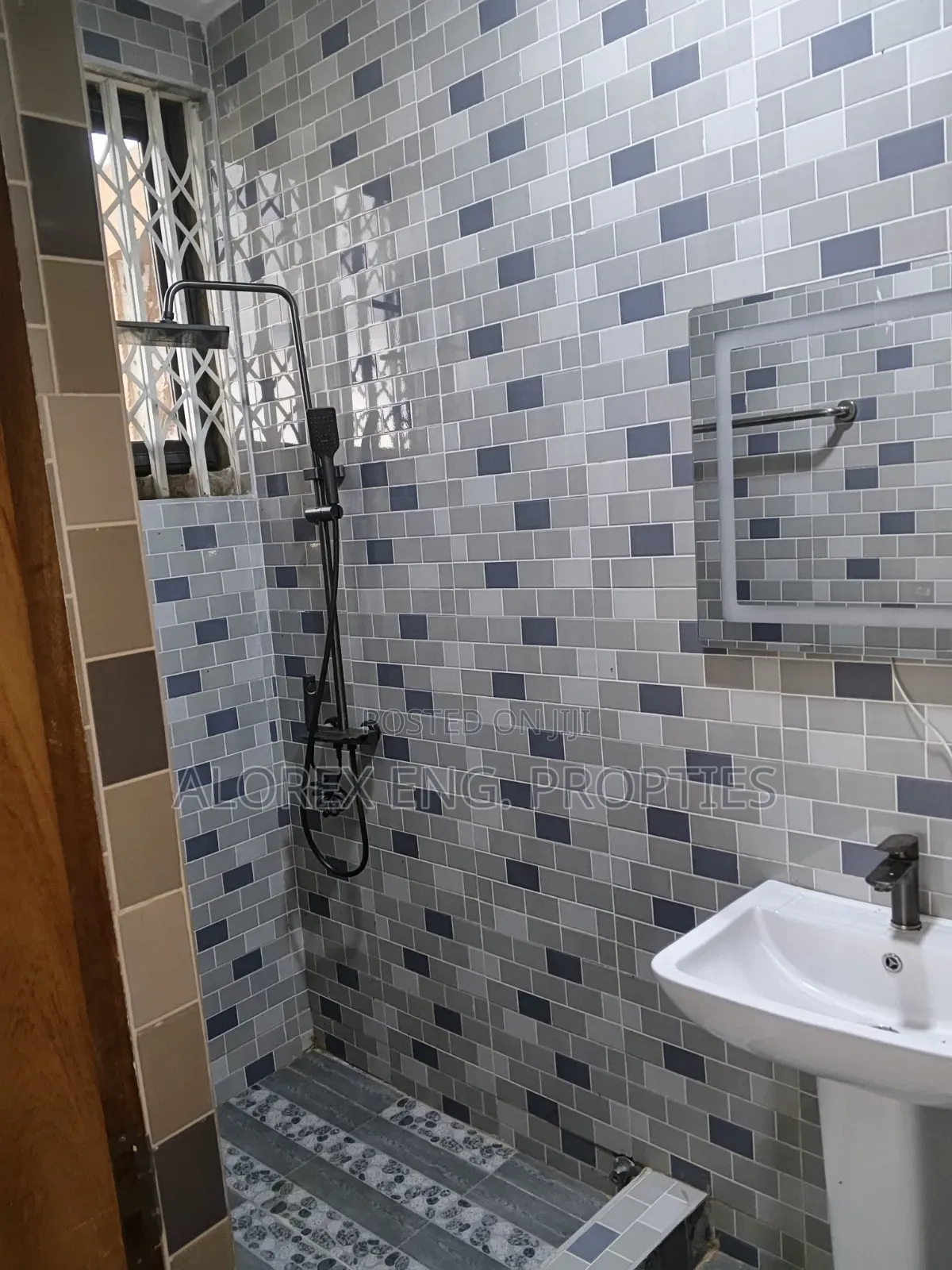 2bdrm Apartment in Adenta Amrahia, Frafraha for rent