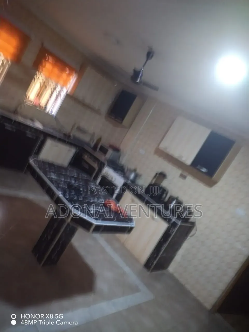7bdrm House in Tech Anwomaso, Kumasi Metropolitan for sale