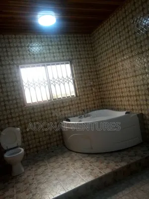 7bdrm House in Tech Anwomaso, Kumasi Metropolitan for sale