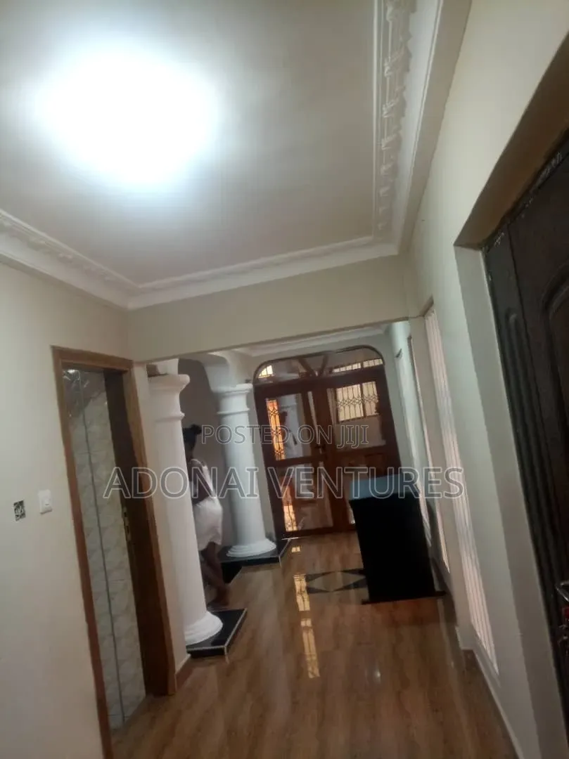 7bdrm House in Tech Anwomaso, Kumasi Metropolitan for sale