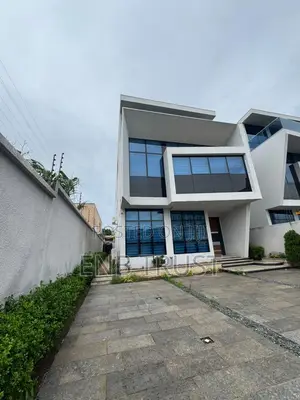 4bdrm Duplex in East Legon, American House for rent