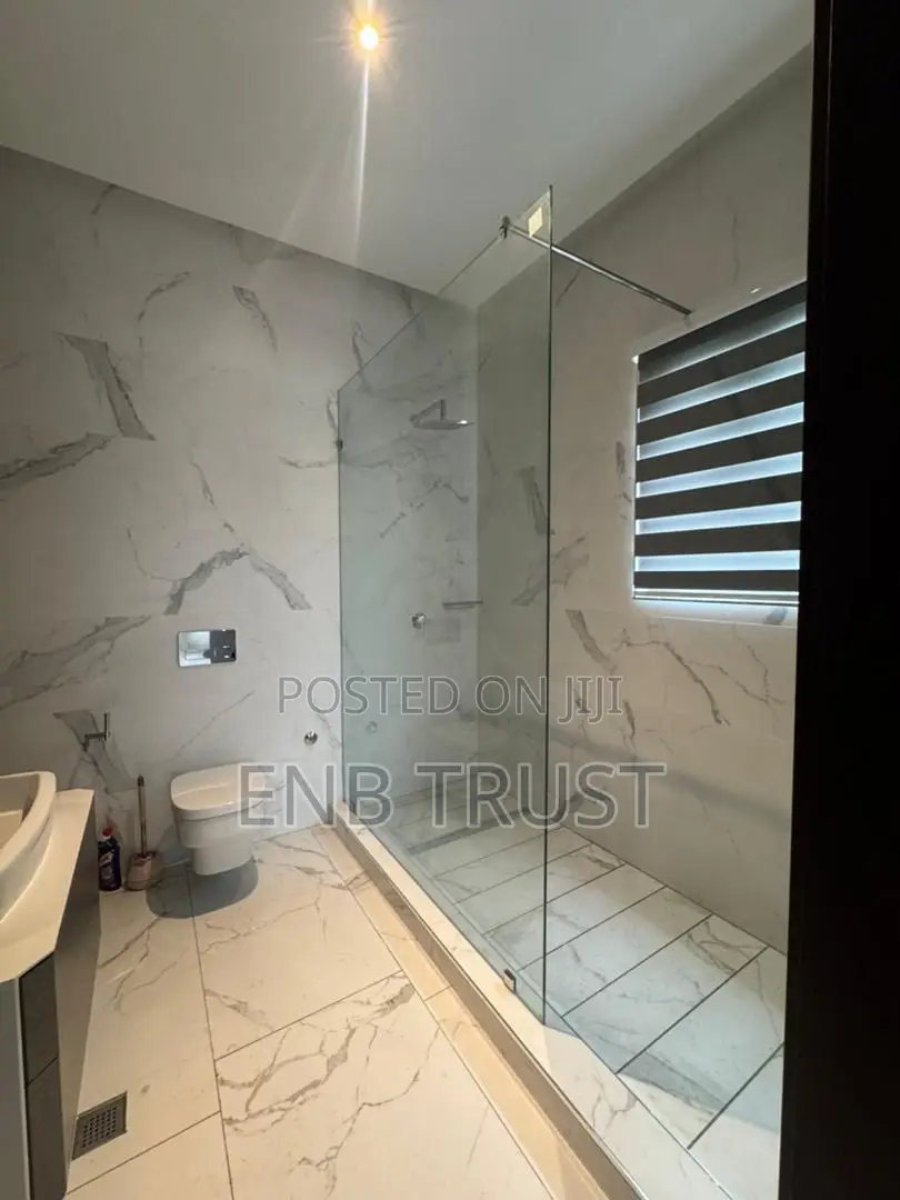 4bdrm Duplex in East Legon, American House for rent