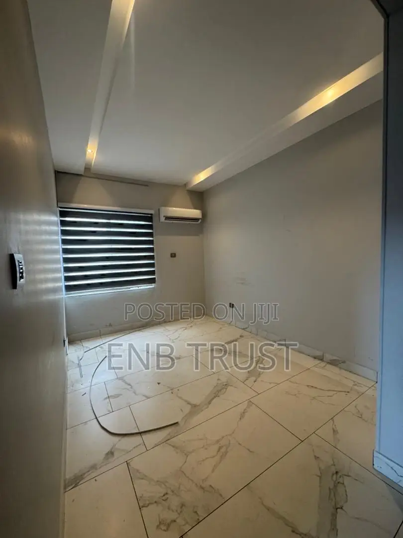 4bdrm Duplex in East Legon, American House for rent
