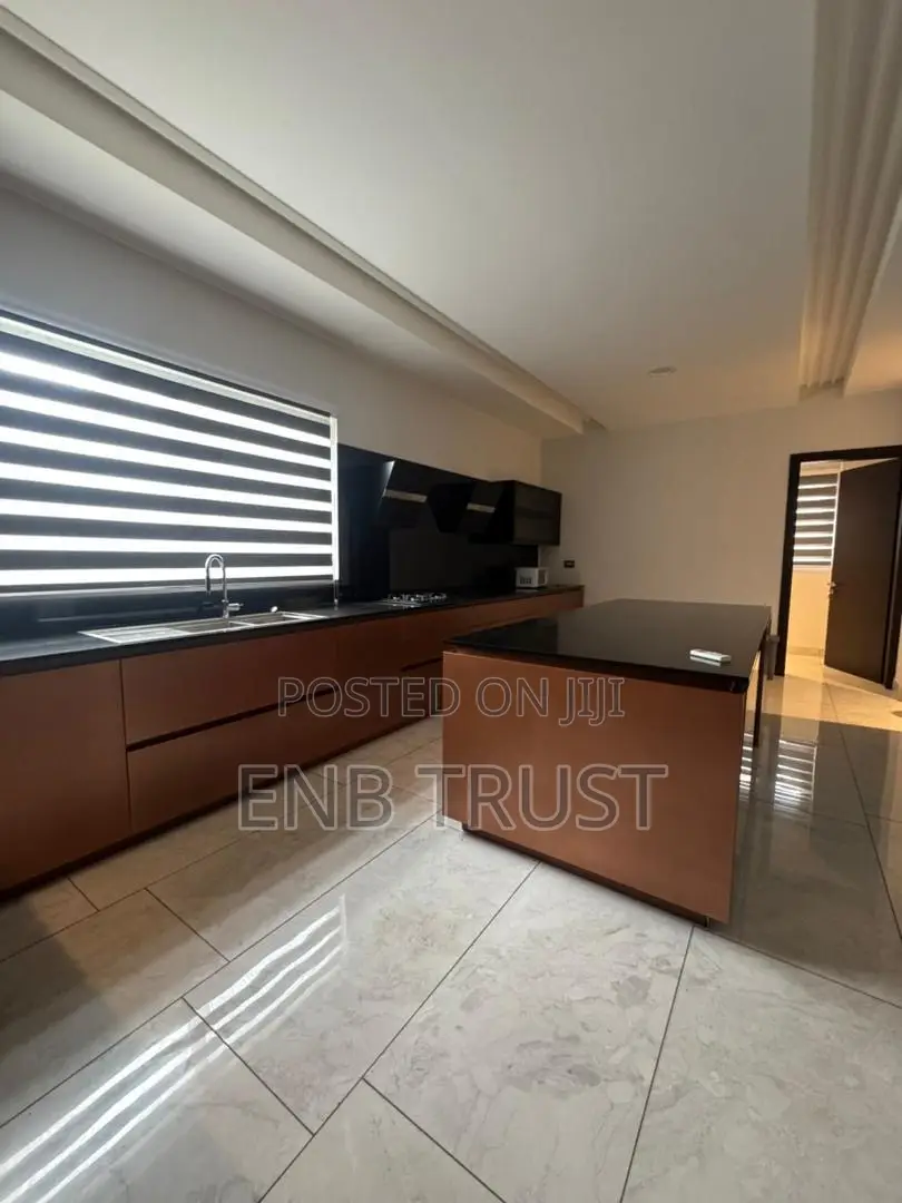 4bdrm Duplex in East Legon, American House for rent