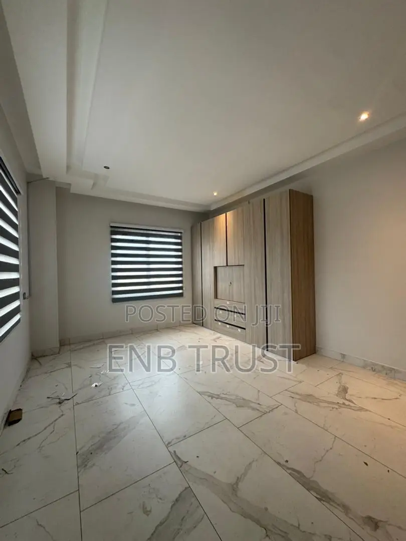 4bdrm Duplex in East Legon, American House for rent