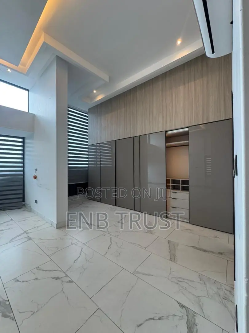 4bdrm Duplex in East Legon, American House for rent