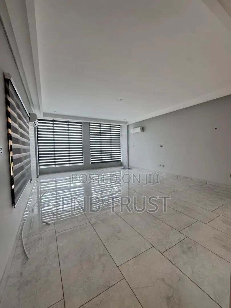 4bdrm Duplex in East Legon, American House for rent