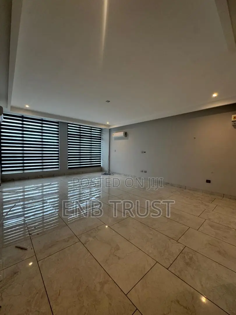 4bdrm Duplex in East Legon, American House for rent