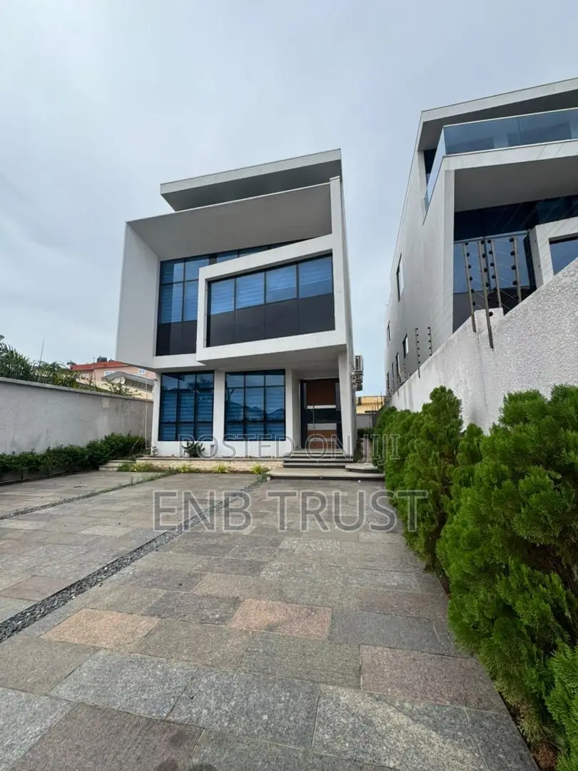 4bdrm Duplex in East Legon, American House for rent