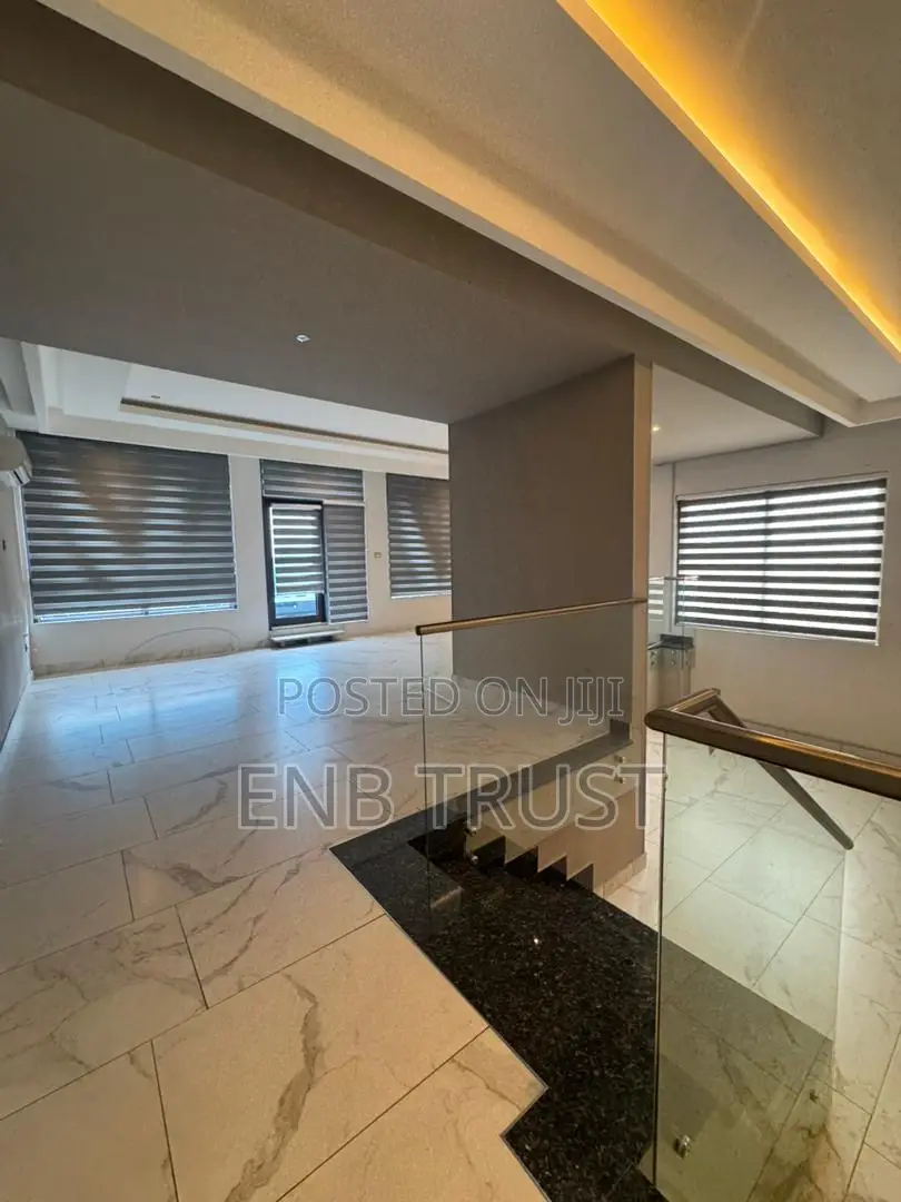 4bdrm Duplex in East Legon, American House for rent