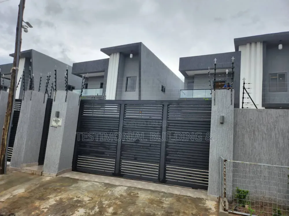 4bdrm House in Testimonial Building, Police Station for sale