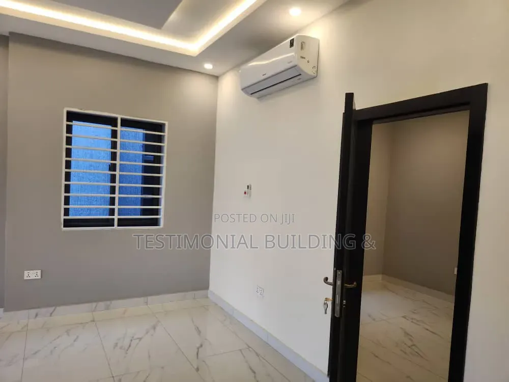 4bdrm House in Testimonial Building, Police Station for sale