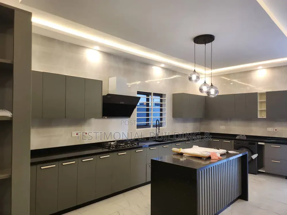 4bdrm House in Testimonial Building, Police Station for sale