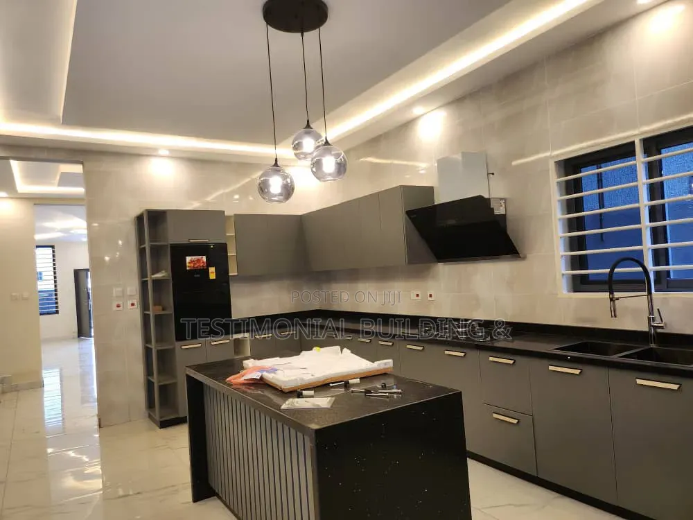 4bdrm House in Testimonial Building, Police Station for sale