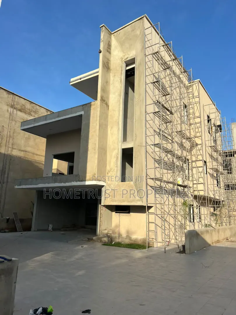 4bdrm Duplex in Cantonment, US Embassy Area for sale