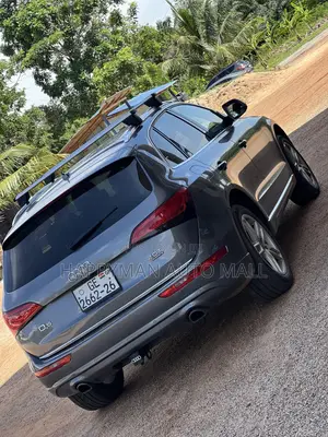 Audi Q5 2.0T Premium AWD quattro 2016 Gray