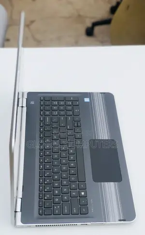 Laptop HP Pavilion X360 8GB Intel Core i5 HDD 1T