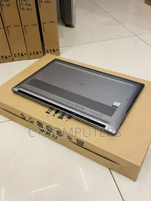 New Laptop Dell Precision 5560 32GB Intel Core i9 SSD 512GB