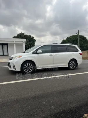 Toyota Sienna Limited AWD 2019 White