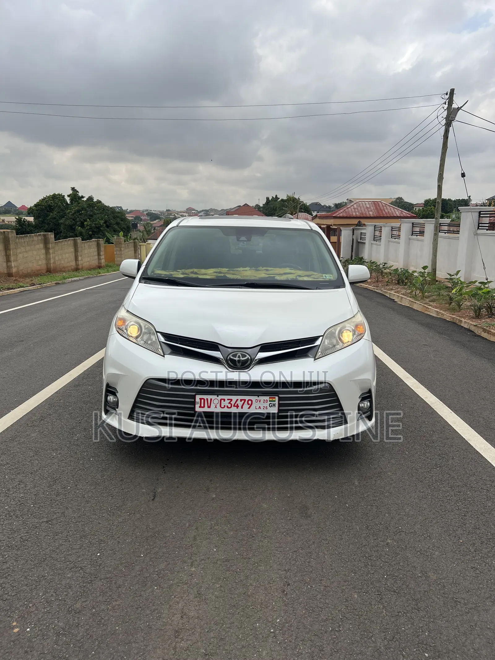 Toyota Sienna Limited AWD 2019 White