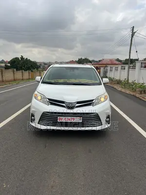Toyota Sienna Limited AWD 2019 White