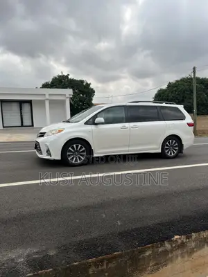Toyota Sienna Limited AWD 2019 White