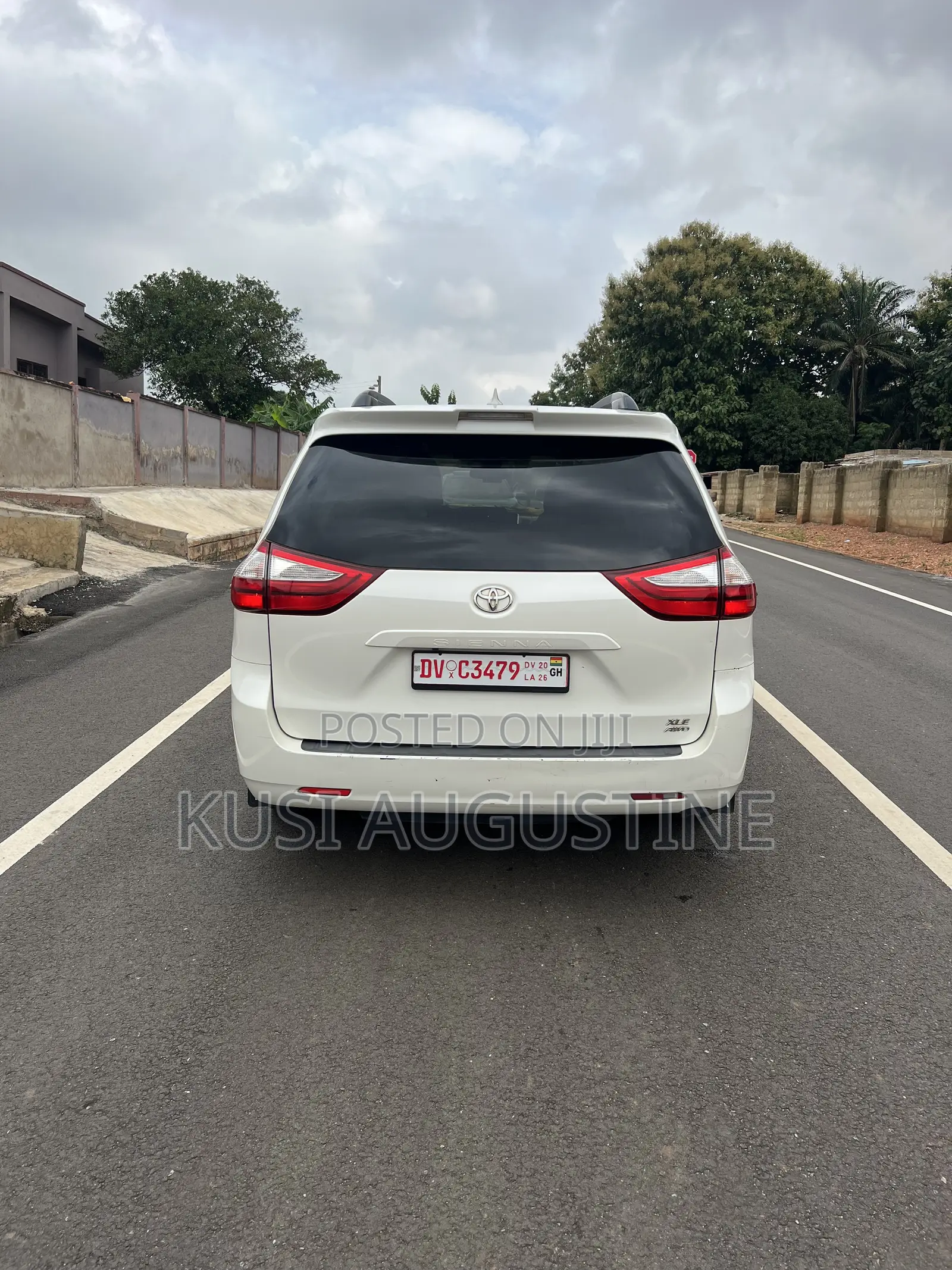 Toyota Sienna Limited AWD 2019 White