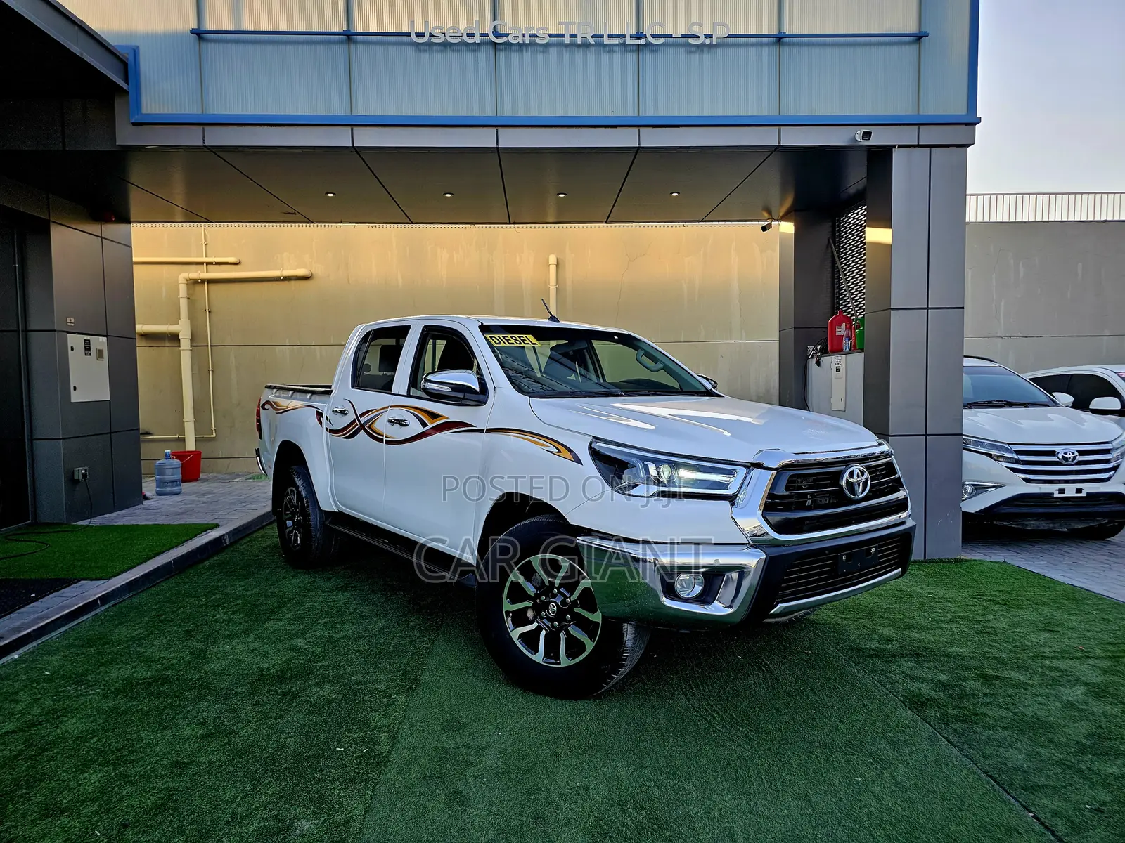 Toyota Hilux 2025 White