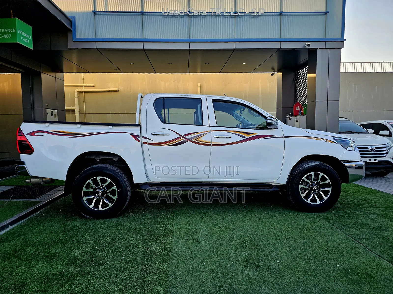 Toyota Hilux 2025 White