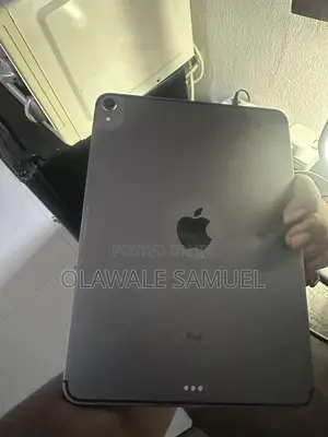 Apple iPad Pro 11 (2018) 64 GB Gray