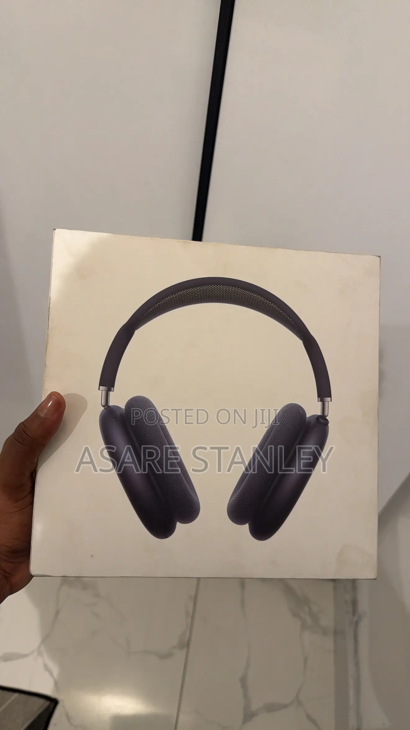 Apple Airpods Max With Smart Case.