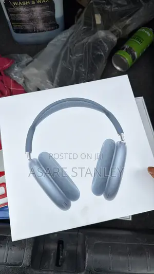 Apple Airpods Max With Smart Case.
