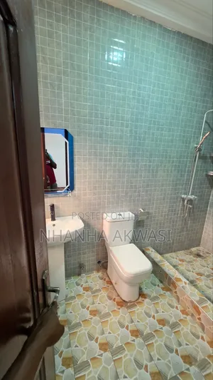 3bdrm Apartment in Klagon Police, Sakumono for rent