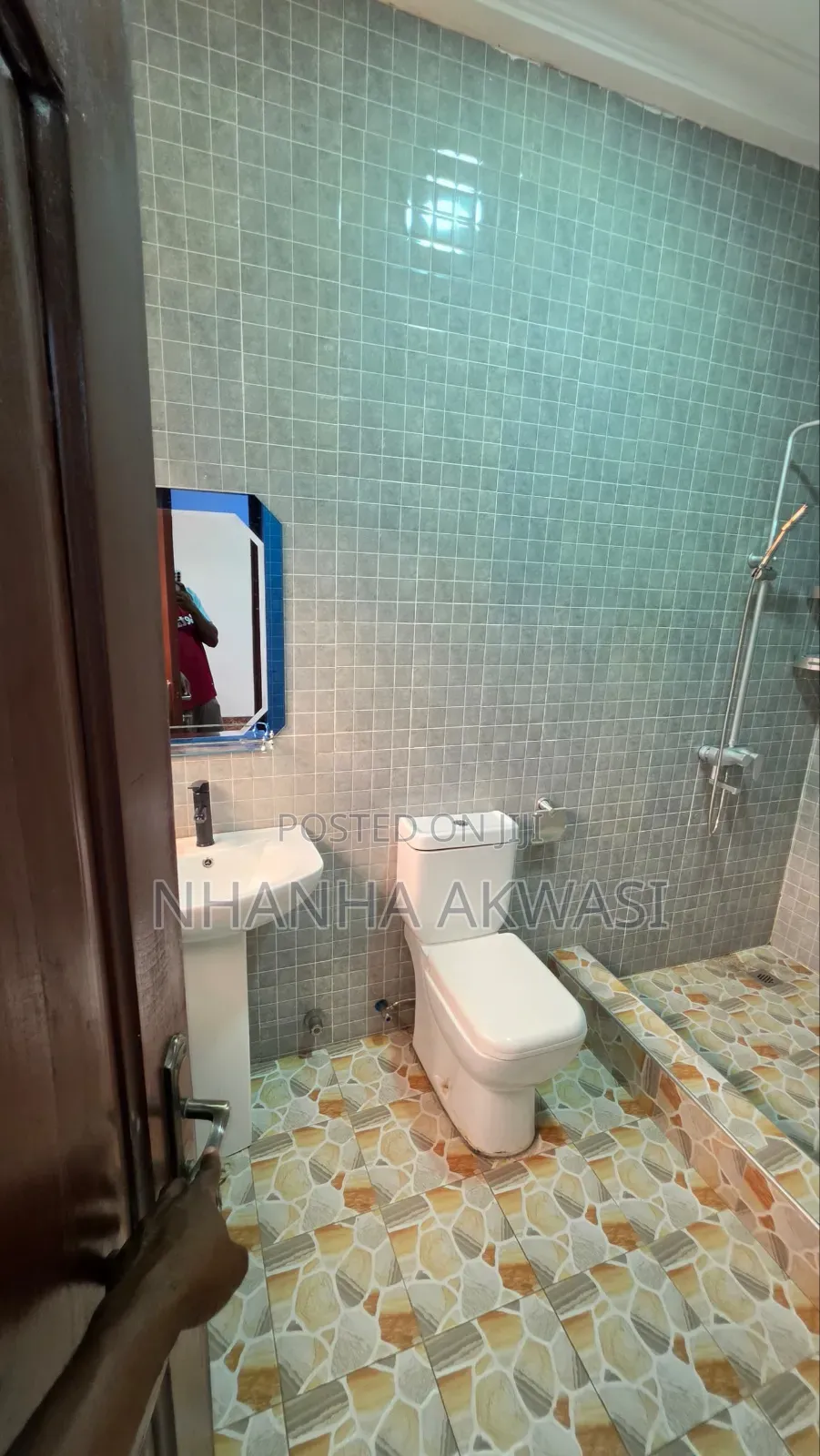 3bdrm Apartment in Klagon Police, Sakumono for rent