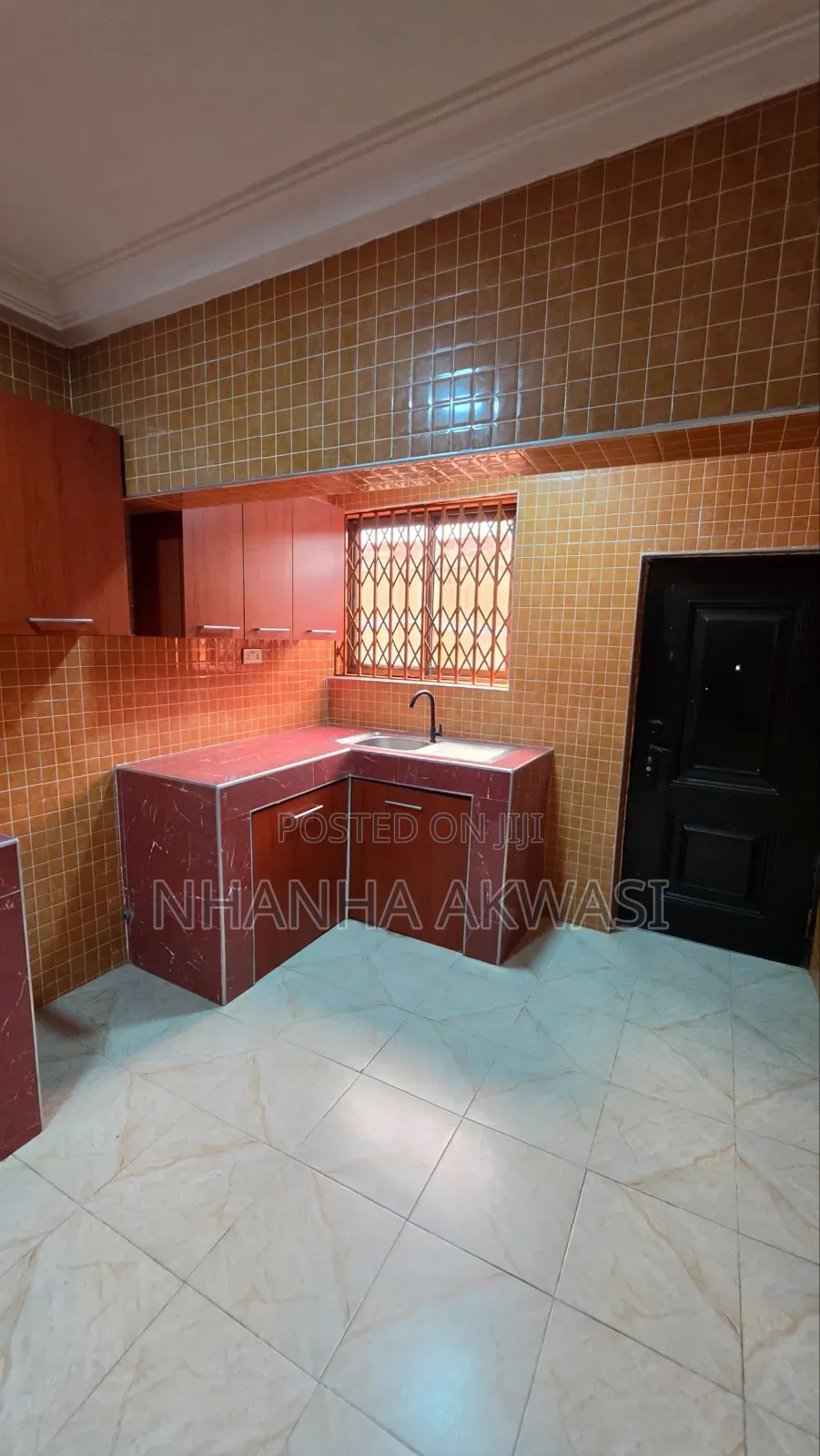 3bdrm Apartment in Klagon Police, Sakumono for rent