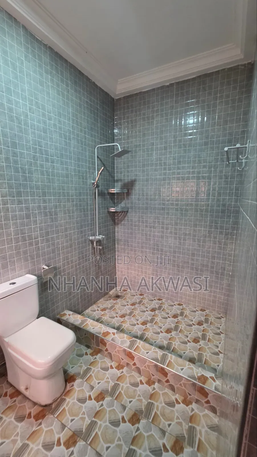 3bdrm Apartment in Klagon Police, Sakumono for rent