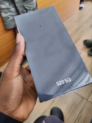New Samsung Galaxy S20 128 GB Black