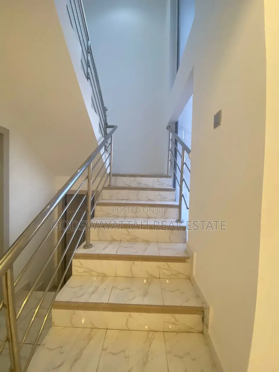 4bdrm House in East Legon, Adjiriganor for rent