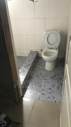 1bdrm Apartment in Afuaman Estate, Manhean for rent