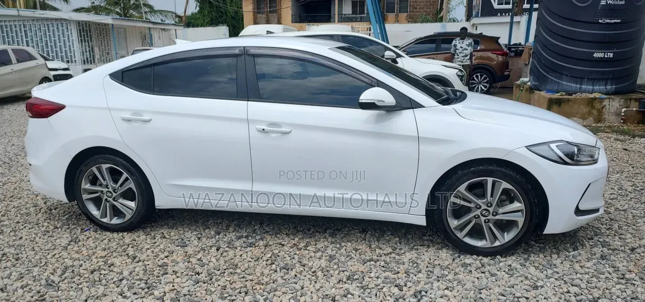 Hyundai Avante 2017 White