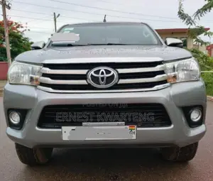 Toyota Hilux 2017 Gray