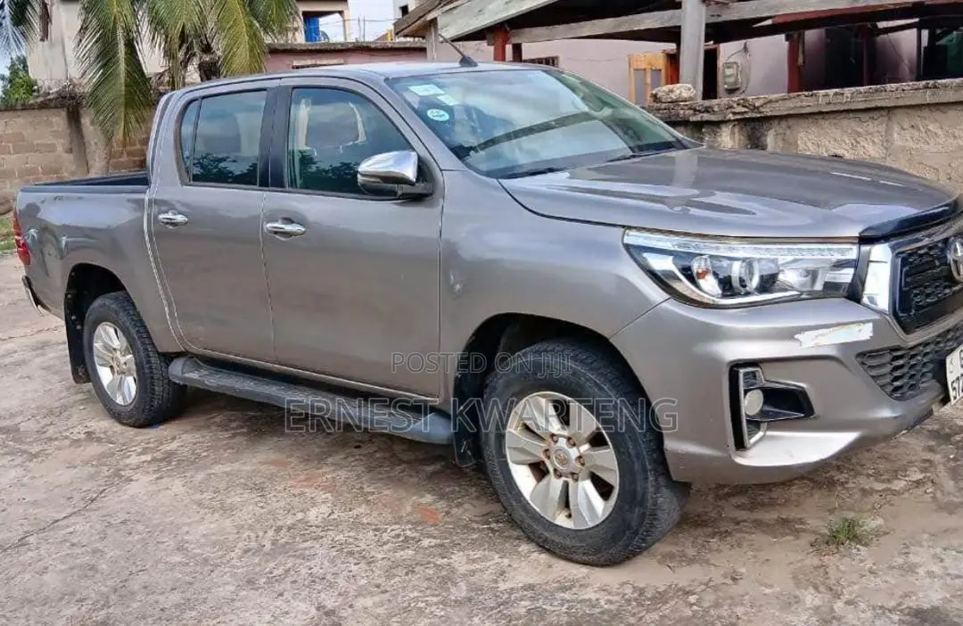 Toyota Hilux 2017 Gray