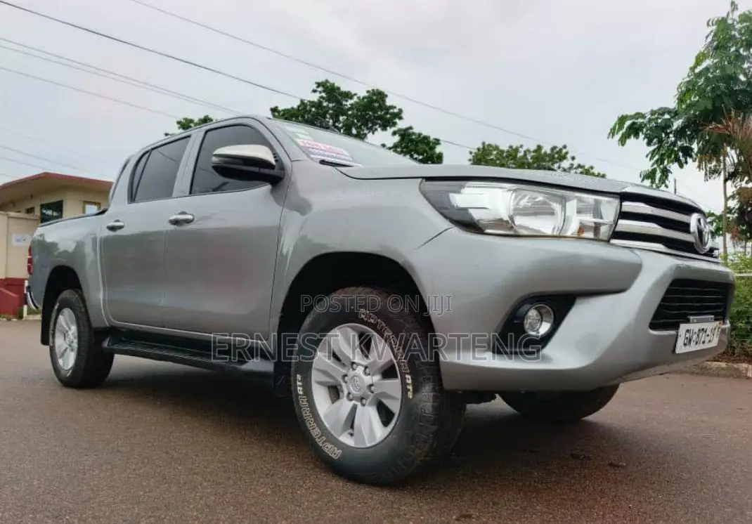 Toyota Hilux 2017 Gray
